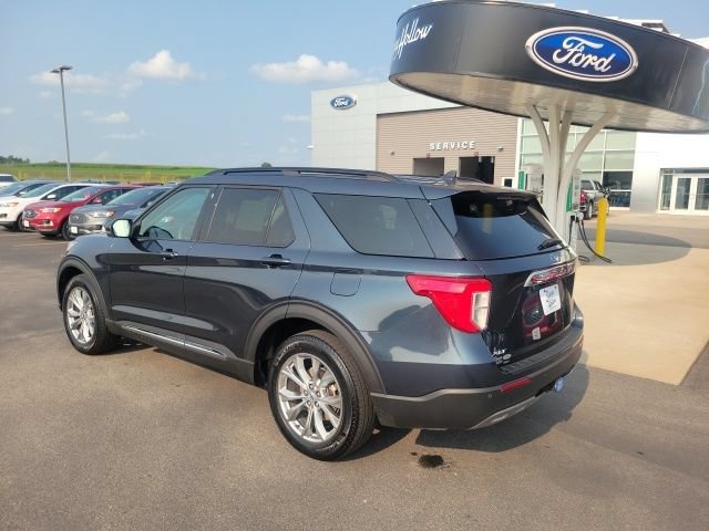 Used 2024 Ford Explorer XLT w/ Equipment Group 202A AWD/4WD image 3