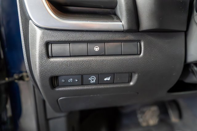 Used 2025 Nissan Rogue SV w/ SV Premium Package image 22