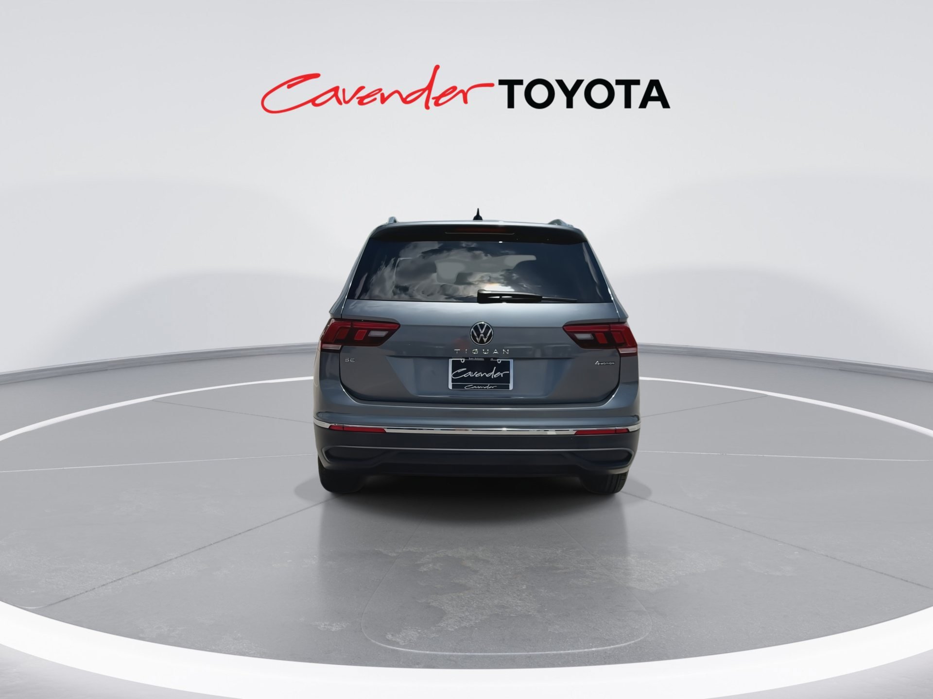 Used 2022 Volkswagen Tiguan SE w/ Panoramic Sunroof Package AWD/4WD image 7