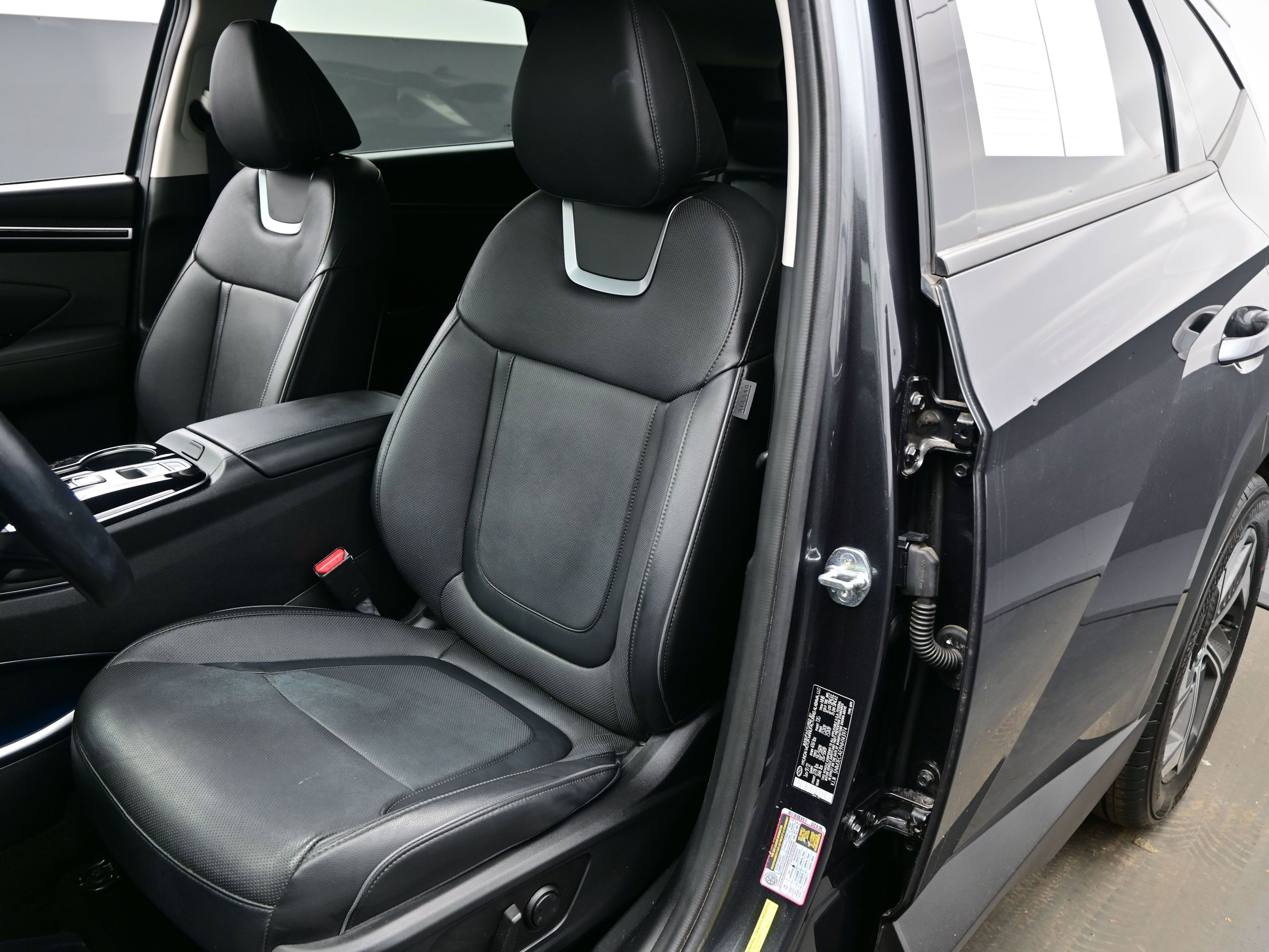 Used 2022 Hyundai Tucson Limited image 11