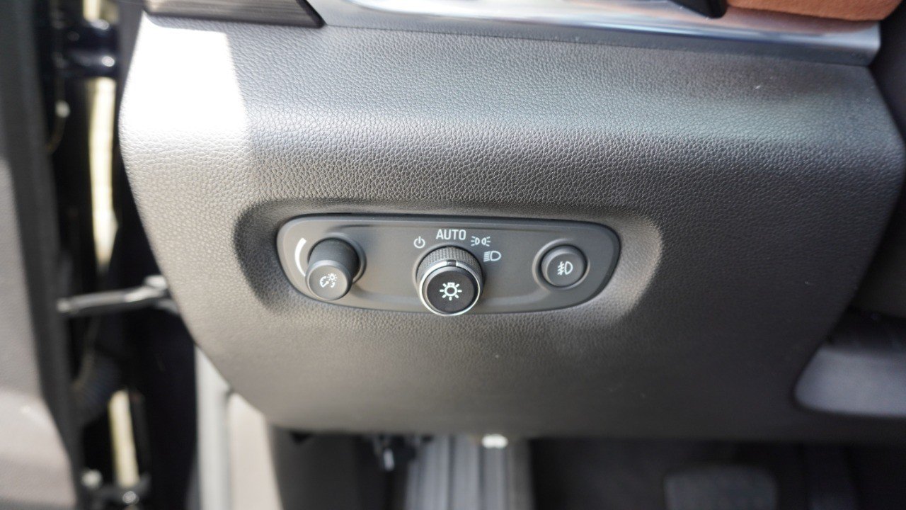 Used 2018 Chevrolet Traverse High Country AWD/4WD image 21