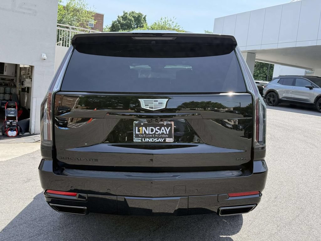 Used 2026 Cadillac Escalade ESV Platinum Sport w/ LPO, ONYX Package AWD/4WD image 4