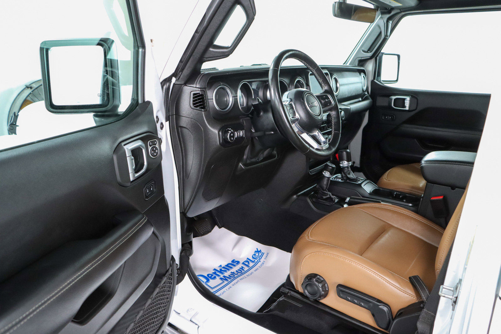 Used 2022 Jeep Gladiator Overland w/ Popular Equipment Package image 3