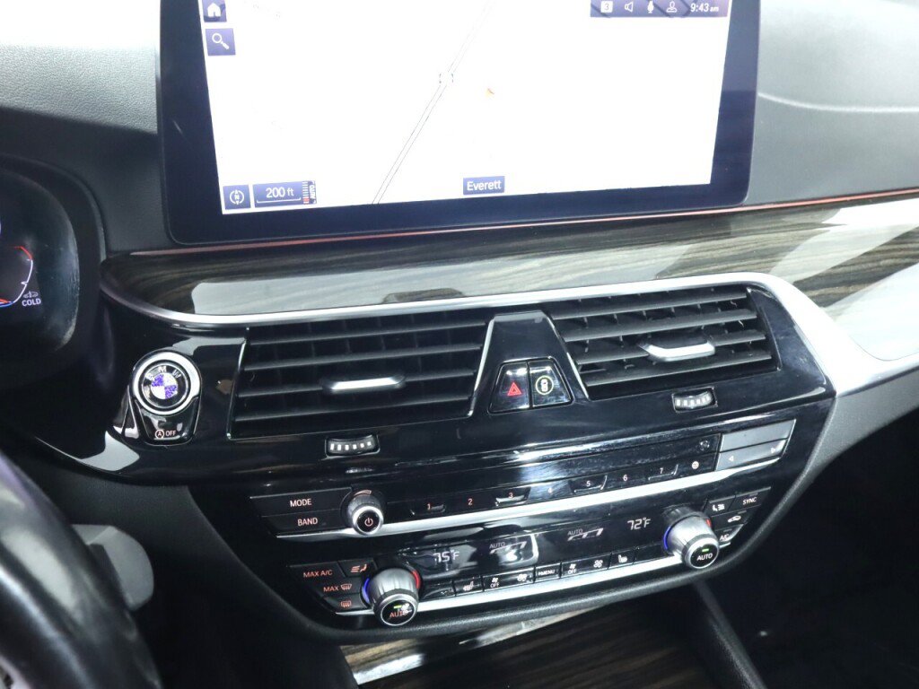 Used 2021 BMW 530i xDrive w/ Convenience Package AWD/4WD image 16