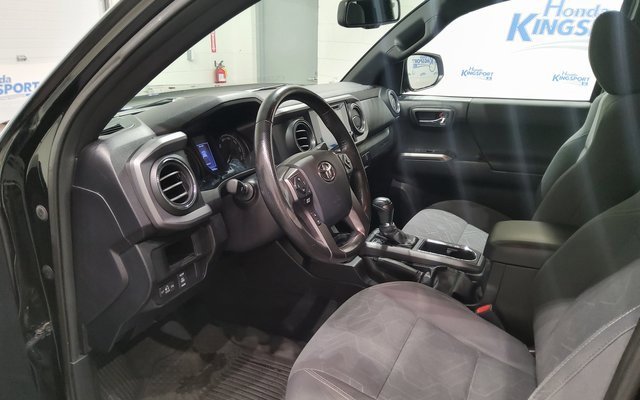 Used 2016 Toyota Tacoma TRD Off-Road image 13