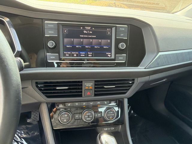 Used 2024 Volkswagen Jetta SE image 27