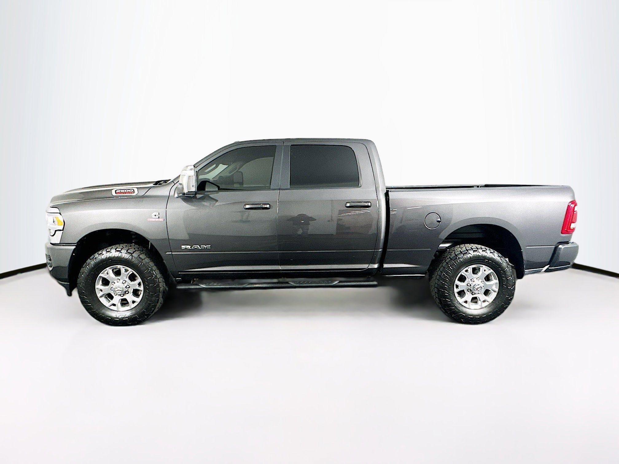 Used 2024 RAM 2500 Laramie w/ Safety Group image 4