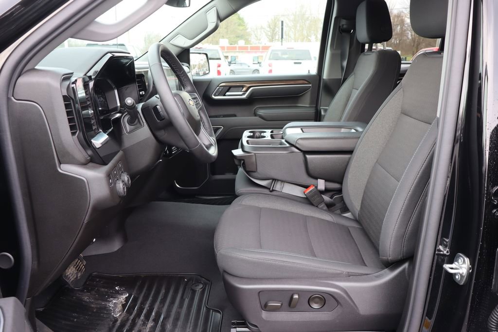 Used 2026 Chevrolet Silverado 1500 LT AWD/4WD image 4