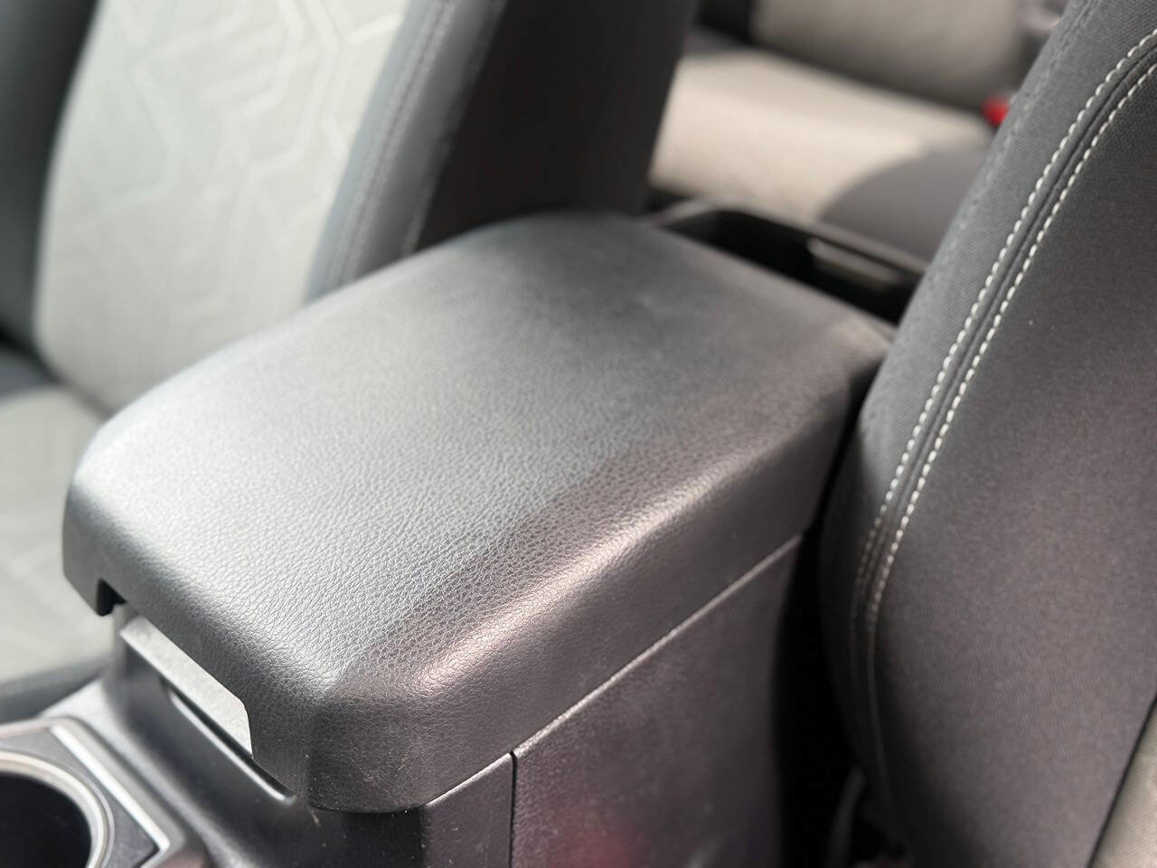 Used 2022 Toyota Tacoma TRD Off-Road image 27