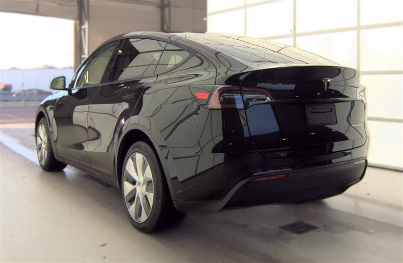 Used 2023 Tesla Model Y Long Range AWD/4WD image 4