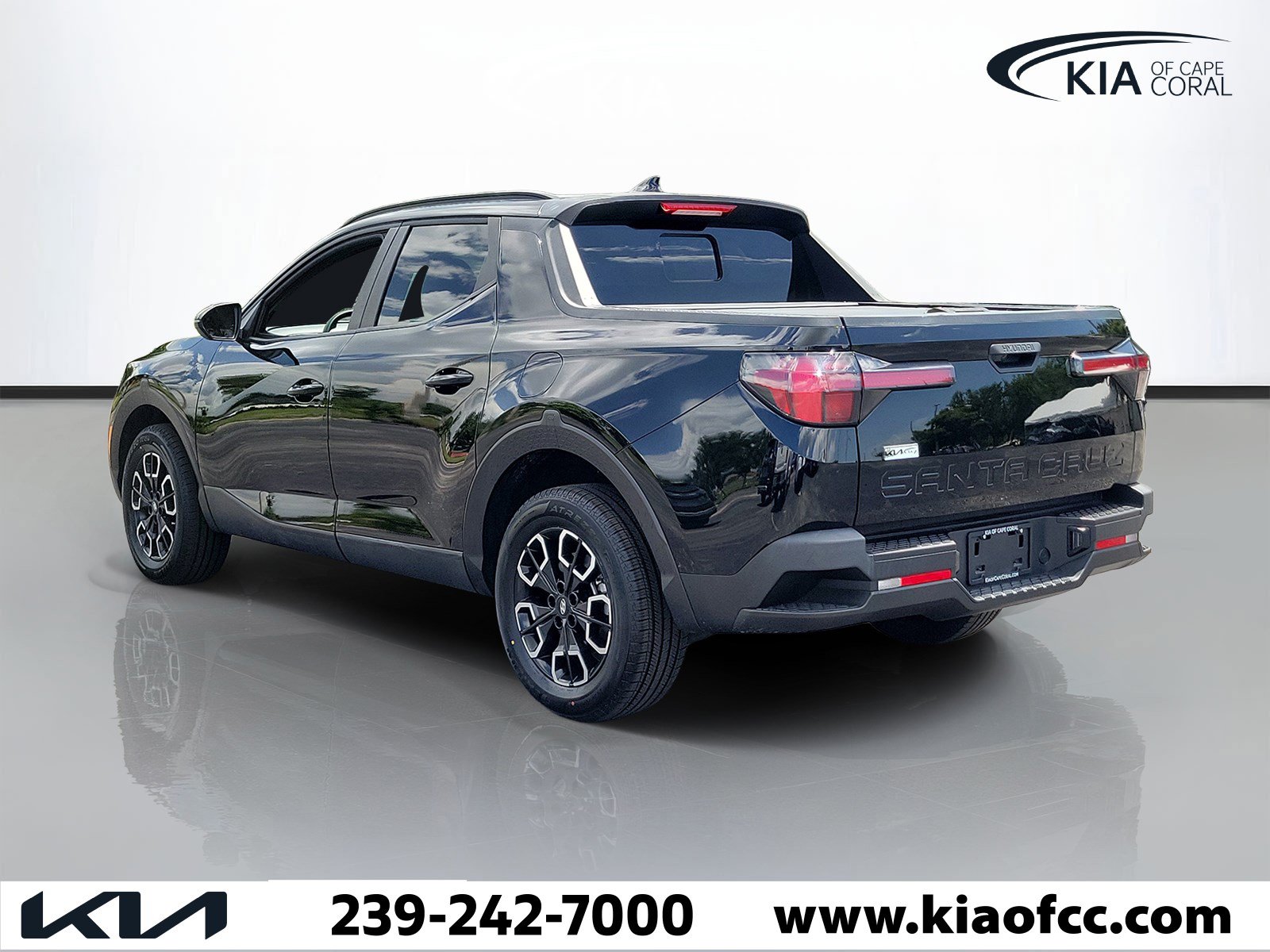 Used 2022 Hyundai Santa Cruz SEL w/ Activity Package FWD image 4