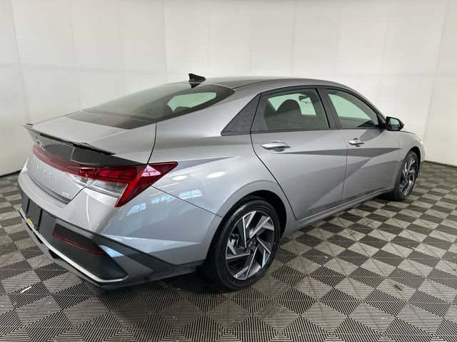 Certified 2025 Hyundai Elantra SEL image 34