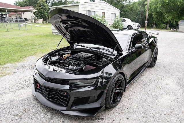 Used 2019 Chevrolet Camaro ZL1 RWD image 15