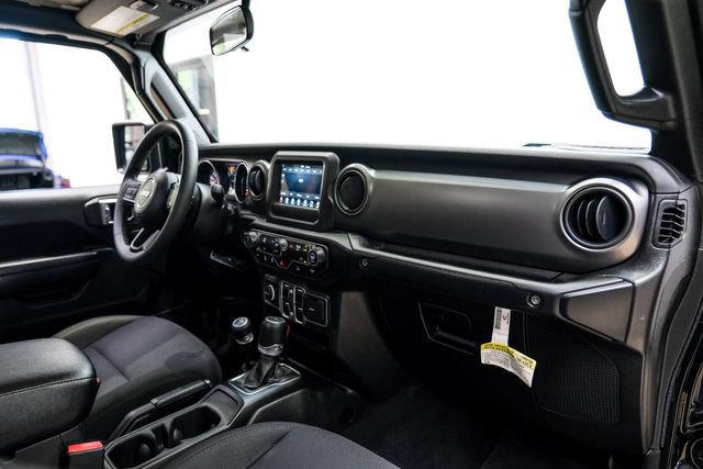 Used 2023 Jeep Gladiator Sport AWD/4WD image 14
