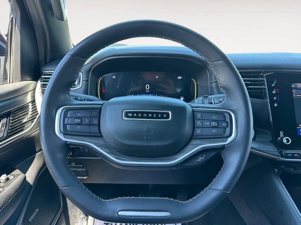 Used 2023 Jeep Wagoneer L Series II AWD/4WD image 32