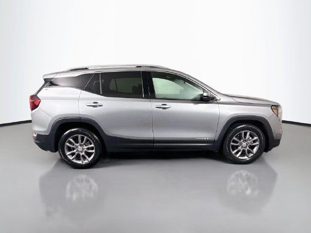 Used 2024 GMC Terrain SLT FWD image 11