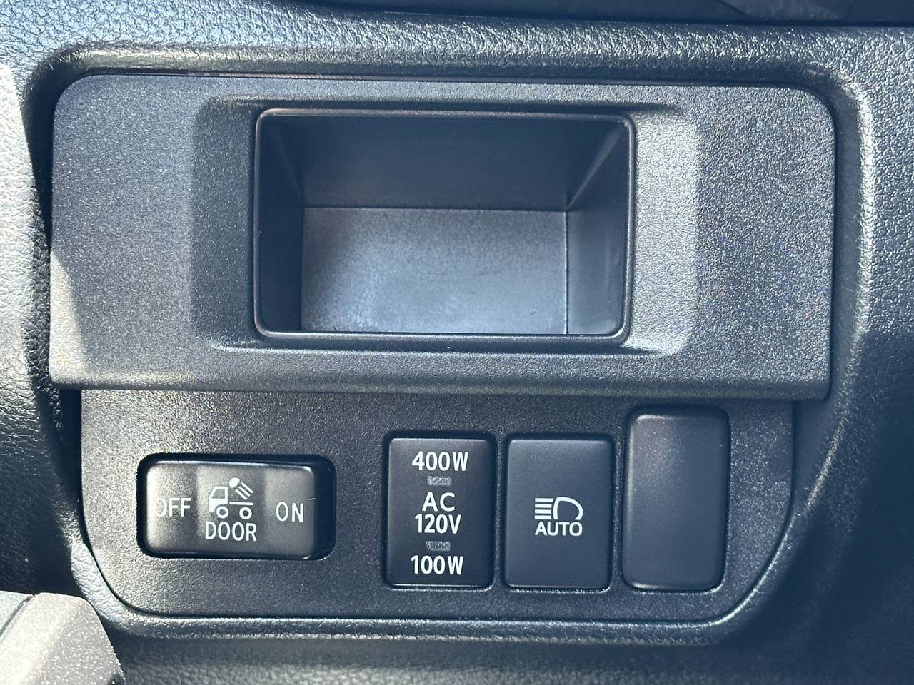 Used 2019 Toyota Tacoma TRD Off-Road w/ Technology Package AWD/4WD image 37