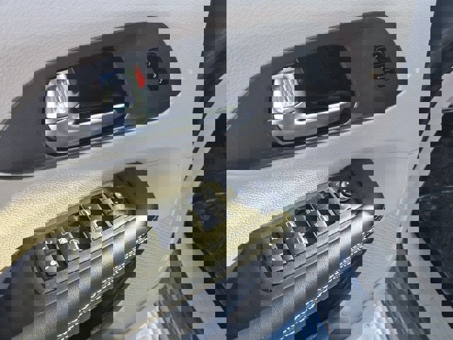 Used 2024 Chrysler Pacifica Touring-L image 13