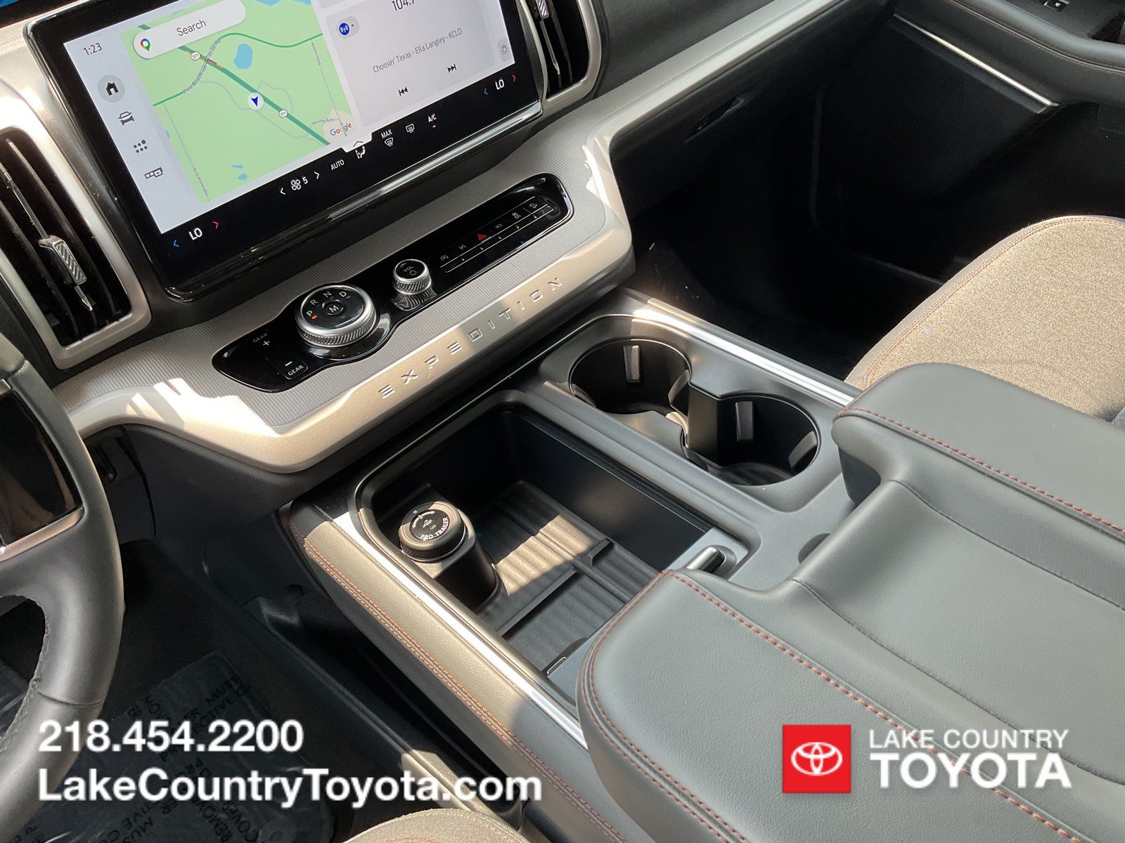 Used 2025 Ford Expedition Active AWD/4WD image 32
