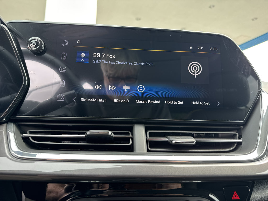 New 2026 Chevrolet Trax ACTIV w/ Sunroof Package FWD image 18