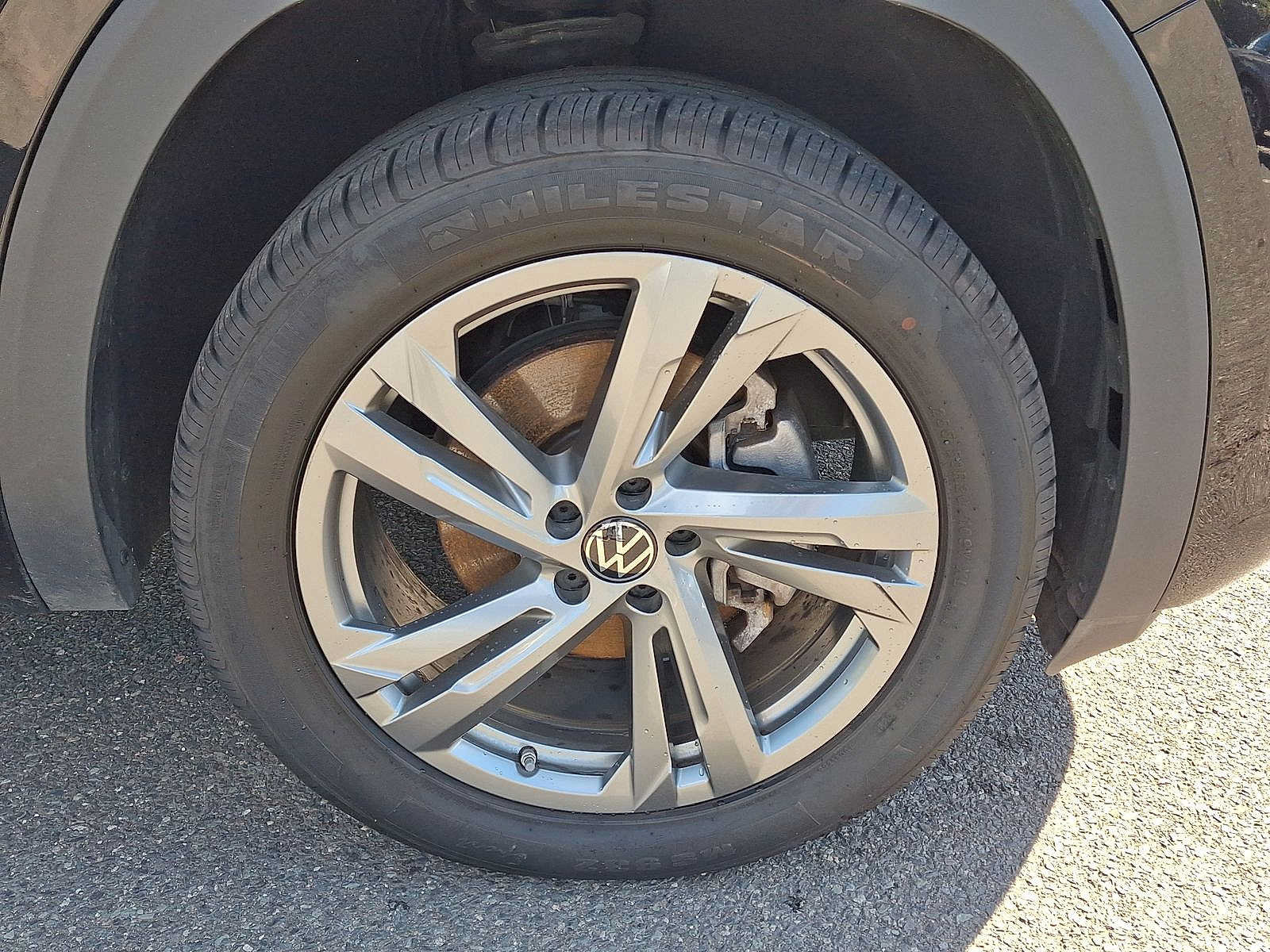 Used 2024 Volkswagen Atlas Cross Sport SEL R-Line AWD/4WD image 33