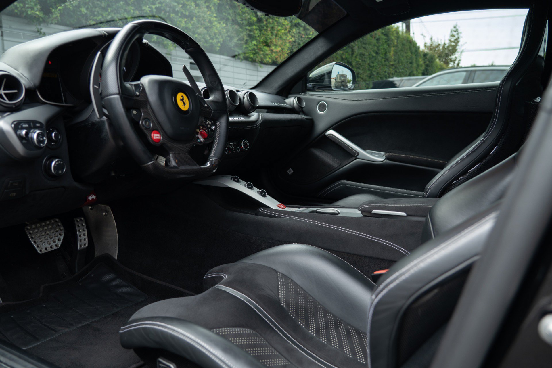 Used 2014 Ferrari F12 Berlinetta RWD image 39