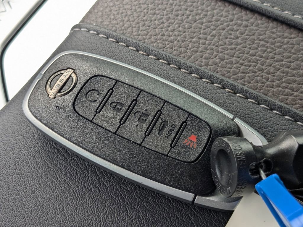 Used 2025 Nissan Armada SL image 33