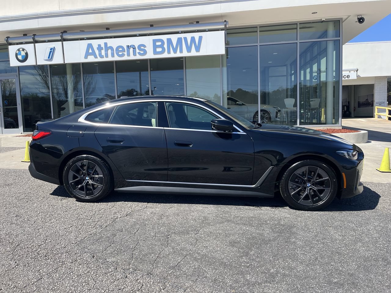 Used 2026 BMW i4 eDrive40 w/ Premium Package RWD image 9
