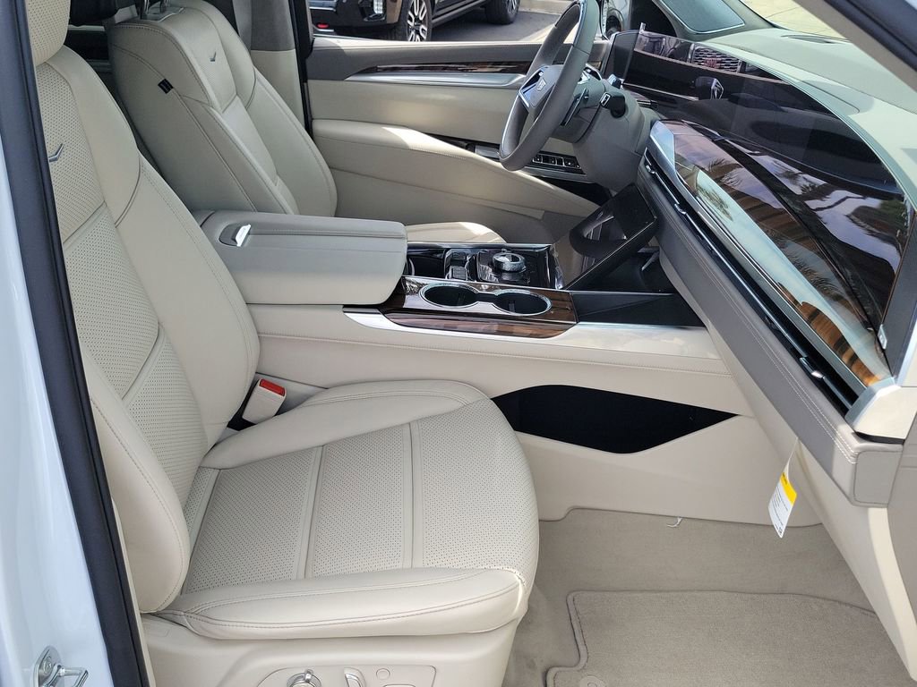 Used 2026 Cadillac Escalade Platinum Sport w/ LPO, ONYX Package image 28