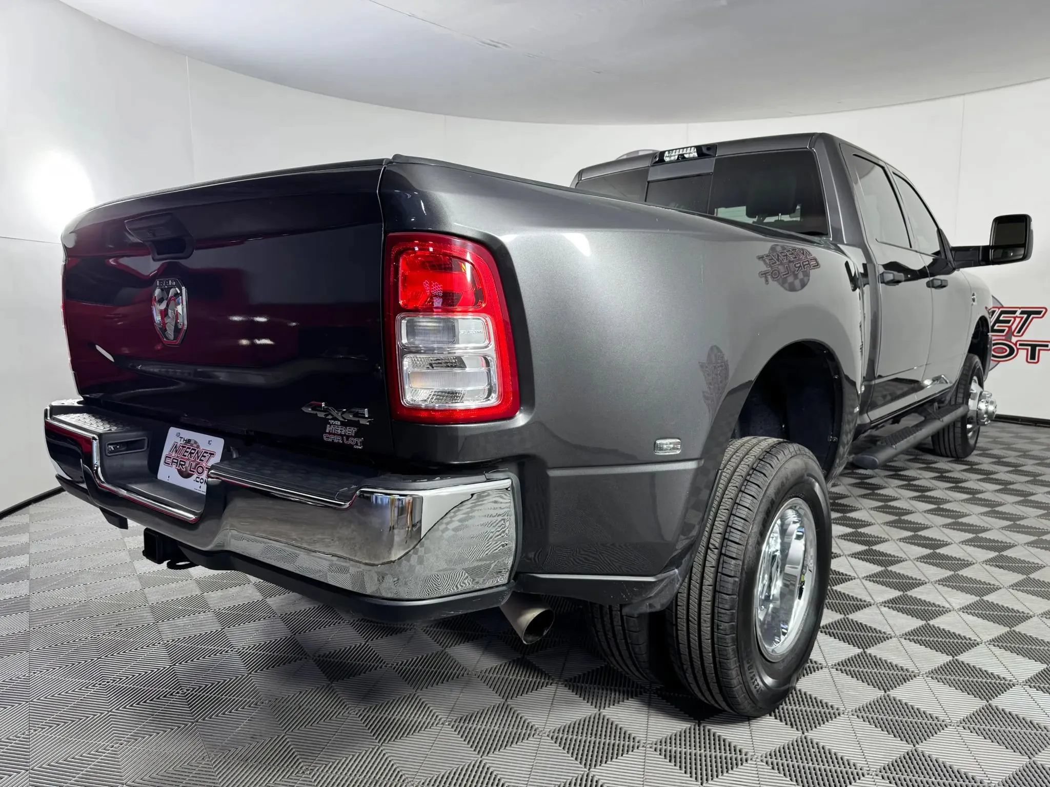 Used 2024 RAM 3500 Tradesman w/ Chrome Appearance Group AWD/4WD image 26