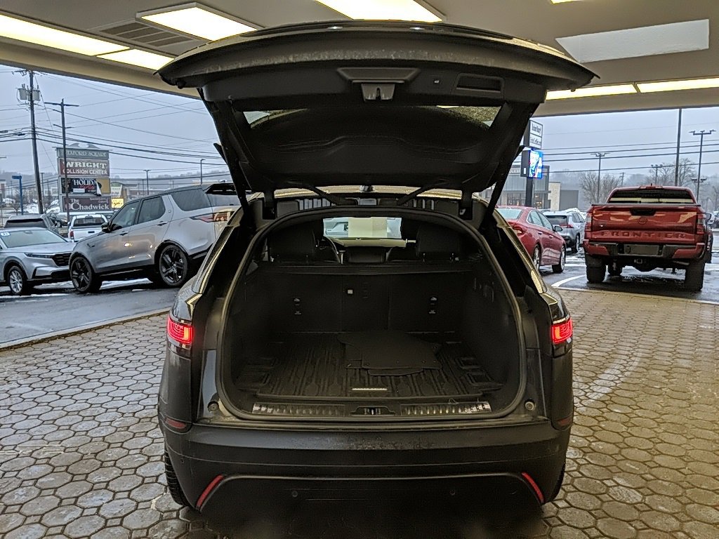 Used 2023 Land Rover Range Rover Velar R-Dynamic S image 7