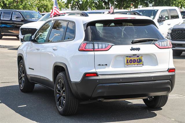 Used 2023 Jeep Cherokee Altitude Lux image 2