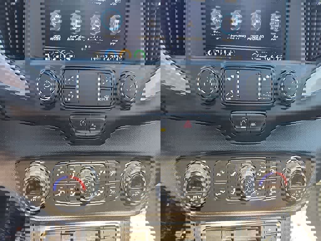 Used 2023 GMC Terrain SLT w/ Tech Package image 22