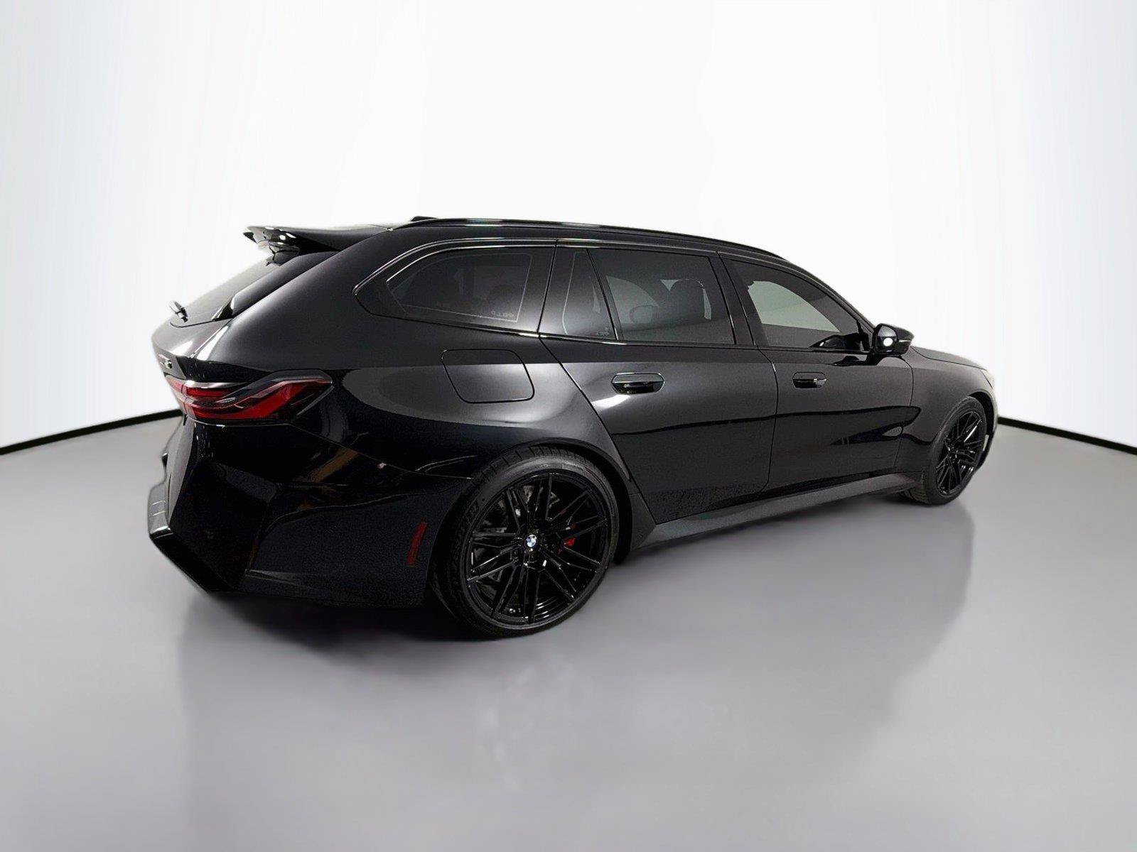 New 2027 BMW M5 Touring AWD/4WD image 4