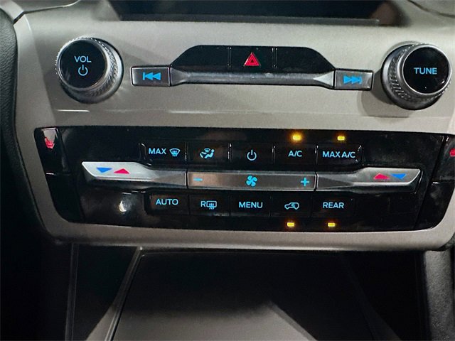 Used 2022 Ford Explorer XLT image 22