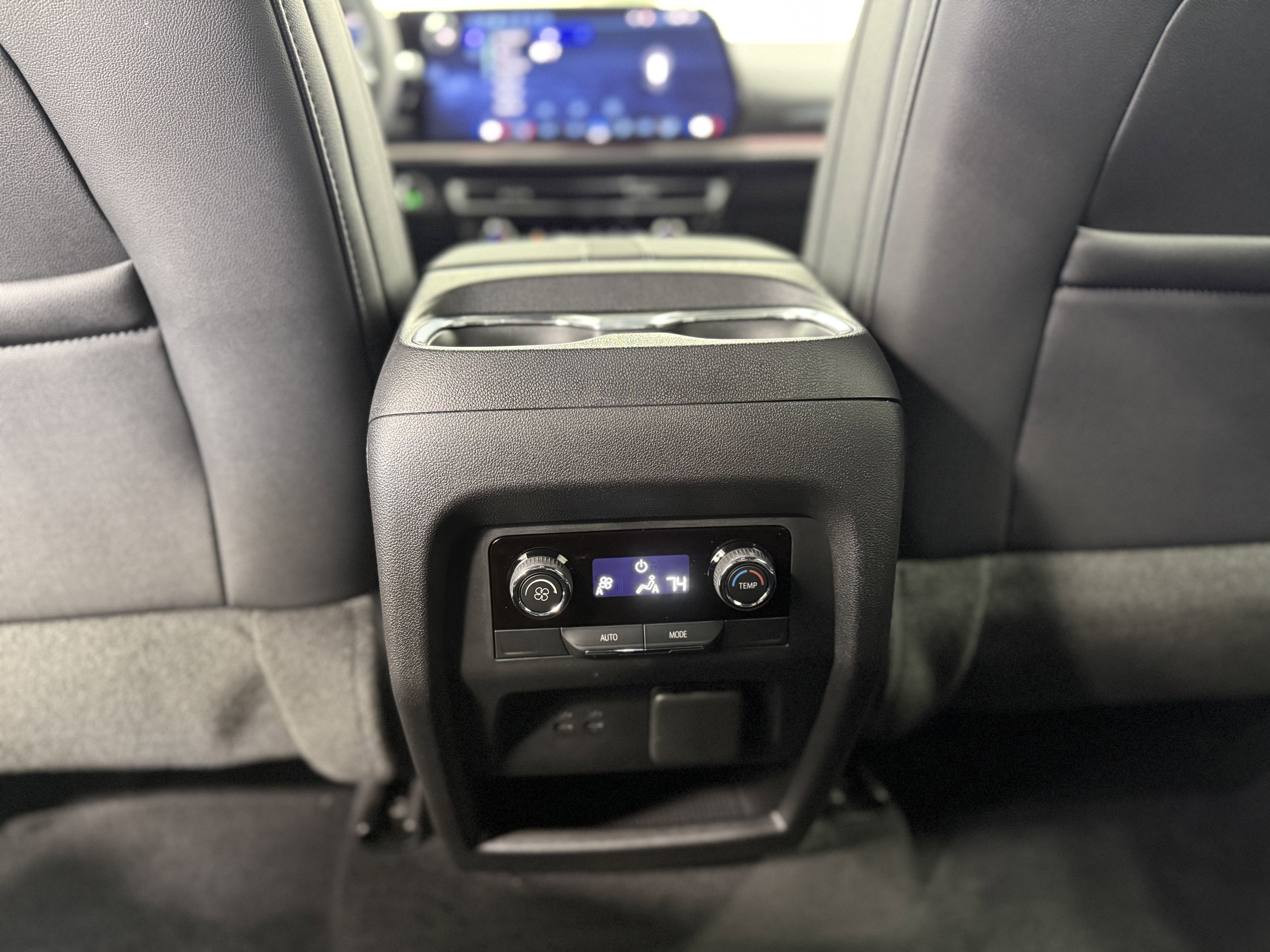 Used 2025 Chevrolet Traverse Z71 w/ Driver Confidence Package image 28