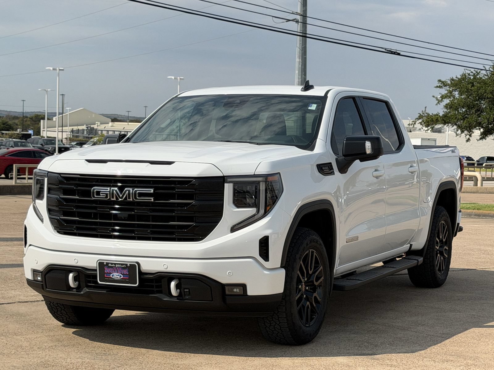 Used 2025 GMC Sierra 1500 Elevation w/ Elevation Premium Package AWD/4WD image 8
