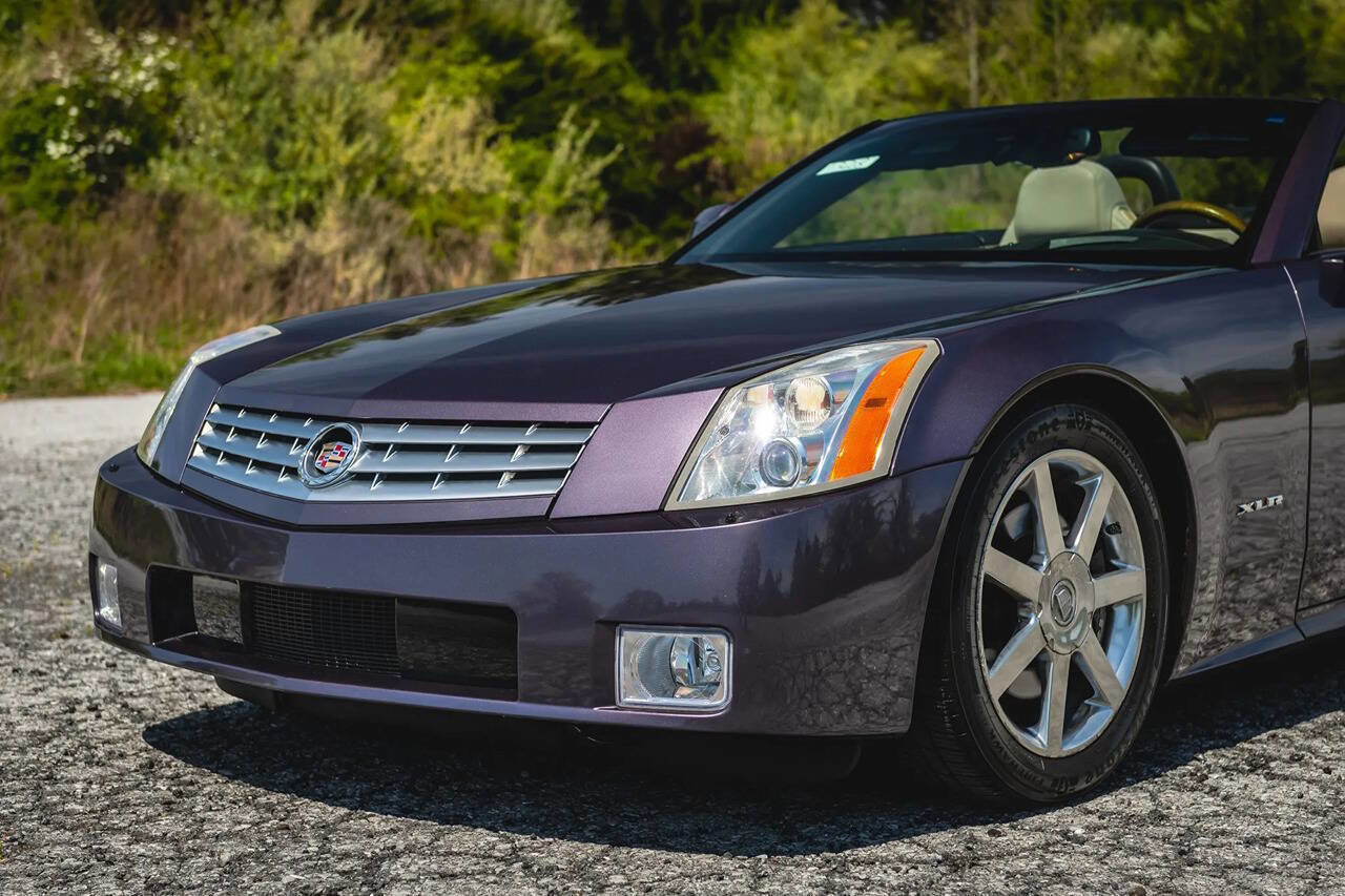 Used 2004 Cadillac XLR image 39