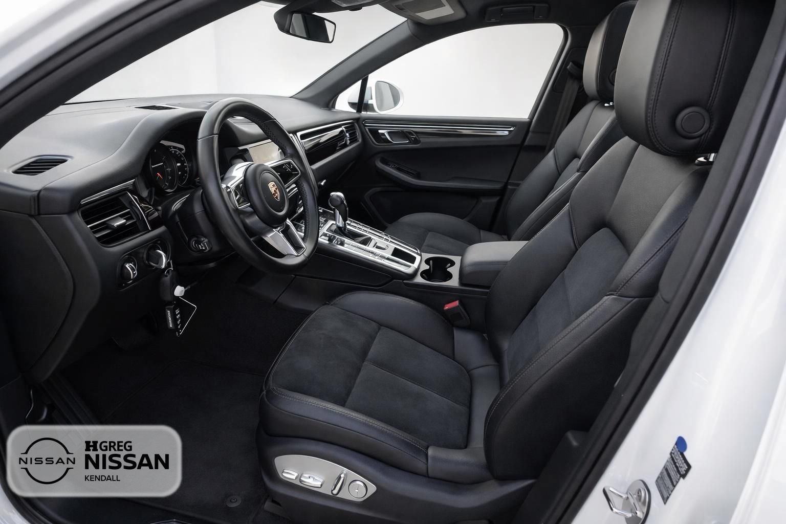 Used 2019 Porsche Macan AWD/4WD image 7