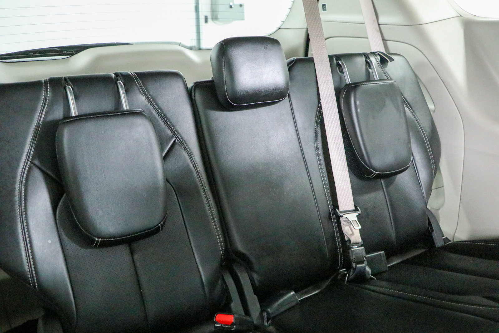 Used 2024 Chrysler Pacifica Touring-L FWD image 29