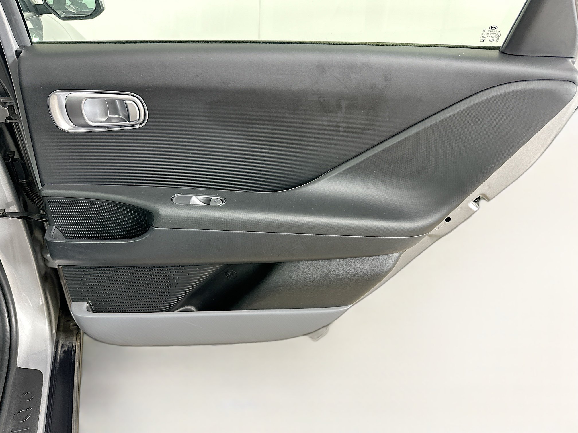 Used 2024 Hyundai Ioniq 6 SE RWD image 30