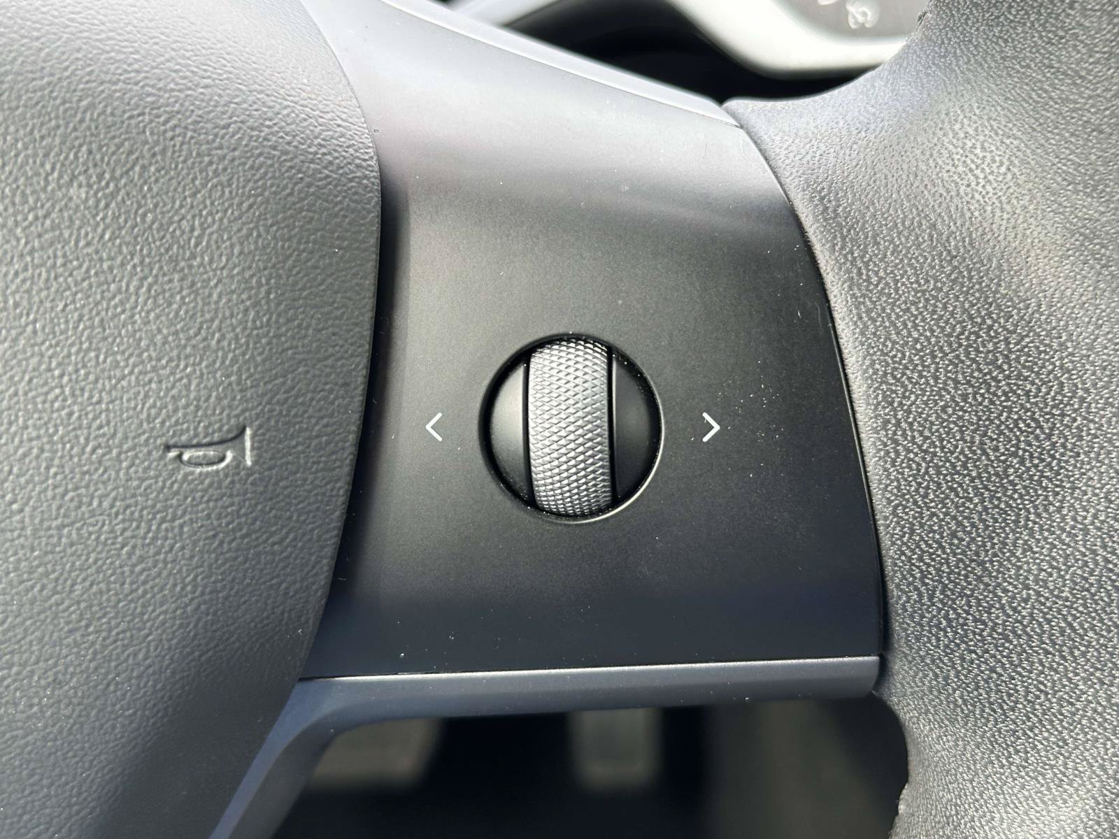 Used 2021 Tesla Model Y Long Range AWD/4WD image 24