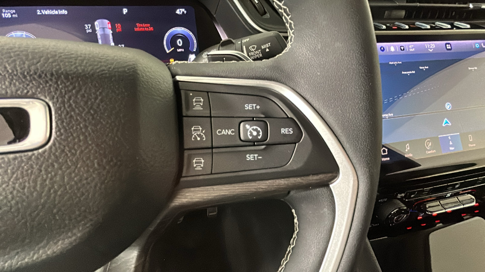 Used 2023 Jeep Grand Cherokee Limited AWD/4WD image 20