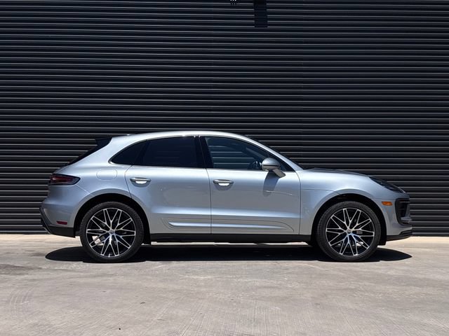 Certified 2026 Porsche Macan AWD/4WD image 8