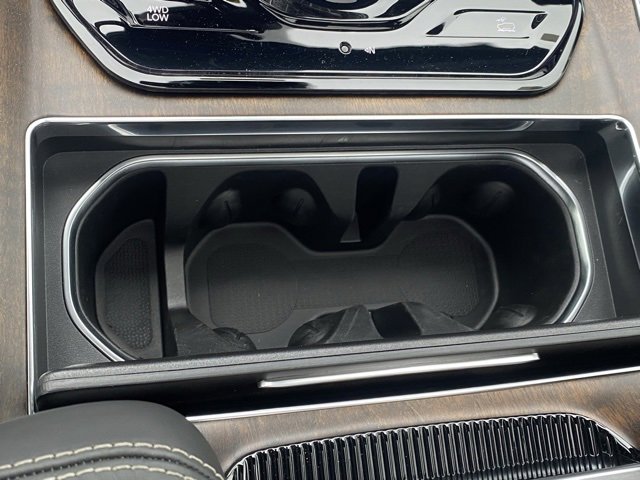 New 2024 Jeep Grand Wagoneer Series I w/ HD Trailer Tow Package image 25