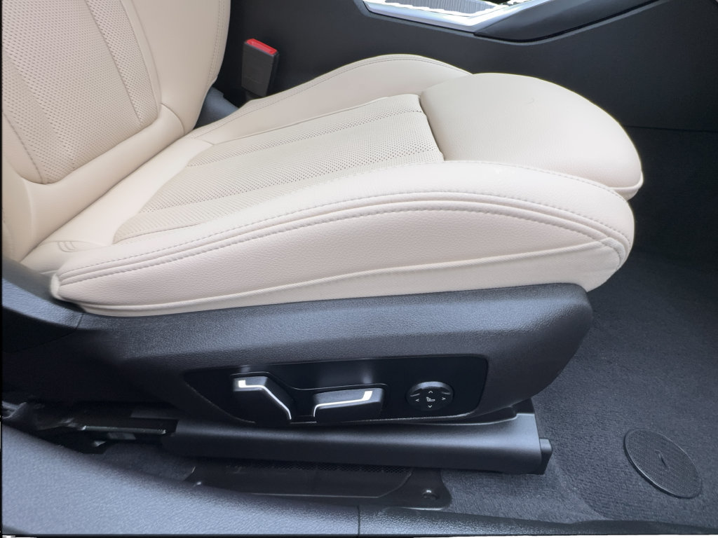 Used 2026 BMW 330i Sedan RWD image 34