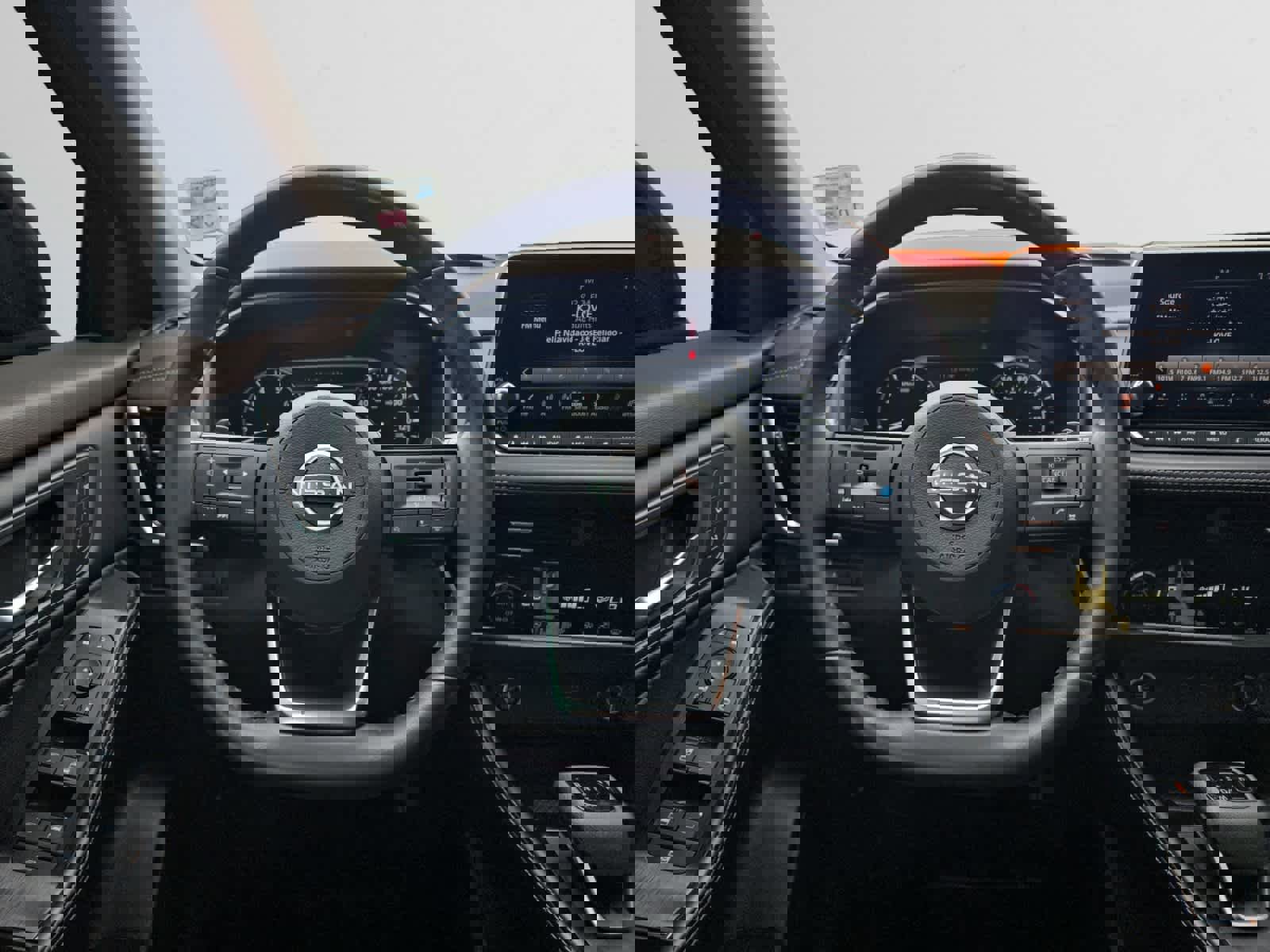 Used 2023 Nissan Rogue SL image 12