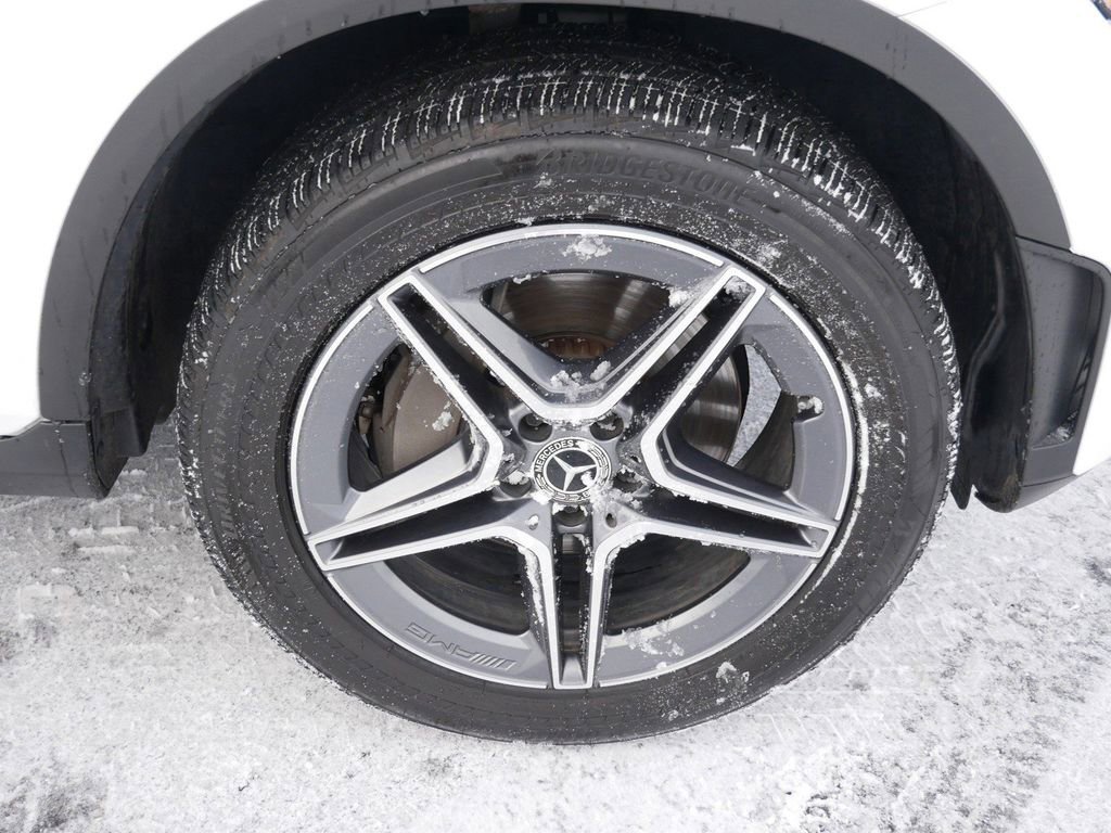 Used 2021 Mercedes-Benz GLC 300 4MATIC image 8