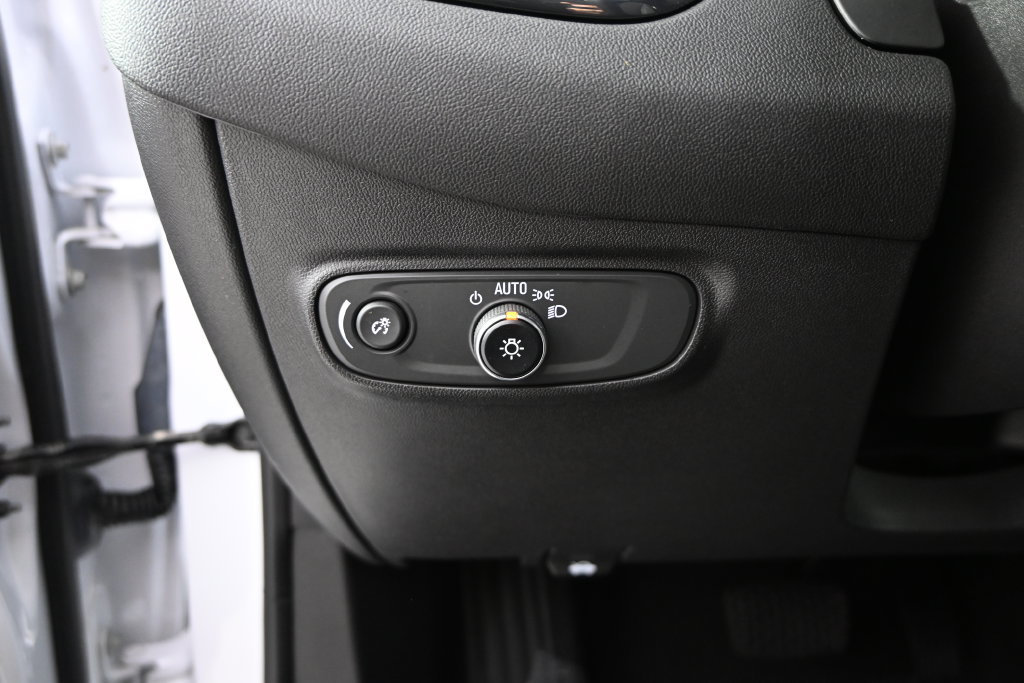 Used 2023 Chevrolet Equinox RS AWD/4WD image 23