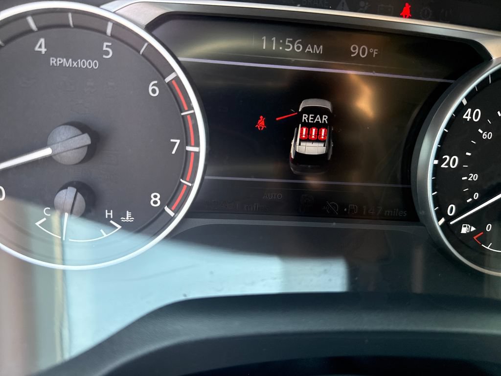 Used 2025 Nissan Rogue S AWD/4WD image 27